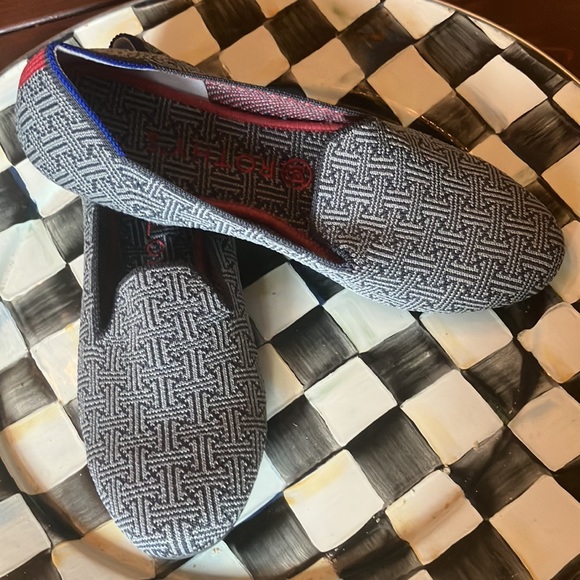 Rothy’s two tone grey and light grey pattern size 8-1/2 loafer. - Picture 4 of 5